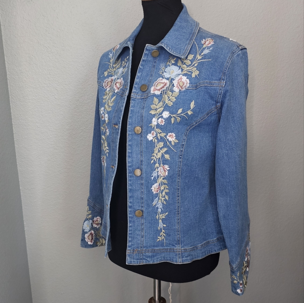 Embroidered Floral Denim Jacket Jean Jacket Size Small - Picture 6 of 9